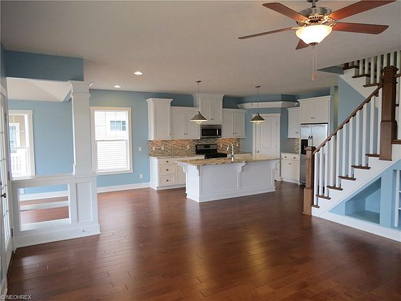 5th image of 168 Cove Court Dr