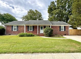 813 Gene Cres, Chesapeake, VA 23320