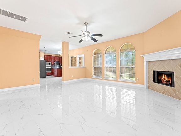 4th image of 12928 Conifer Ln
