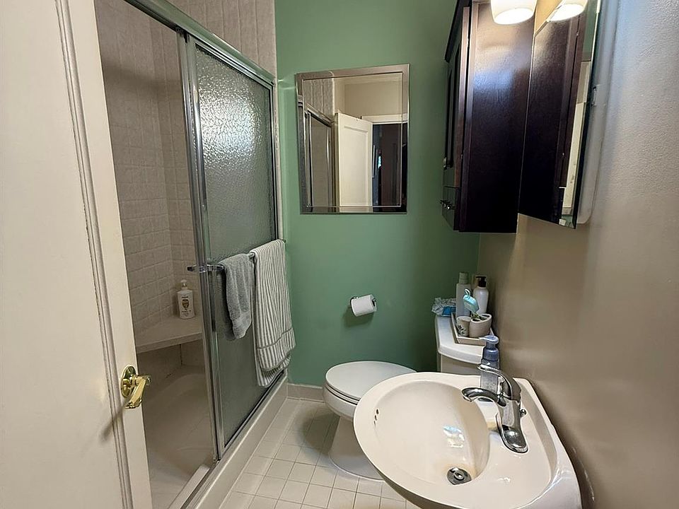 22225 Saint Gertrude St, photo 11