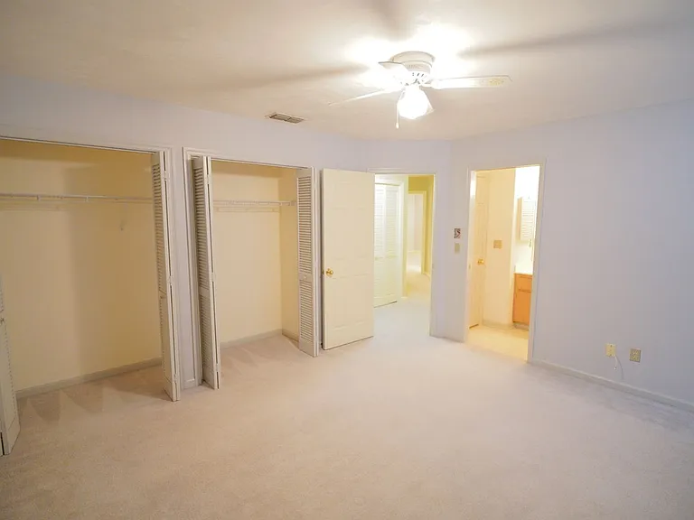 4424 Stratfordshire Ct — Photo 18
