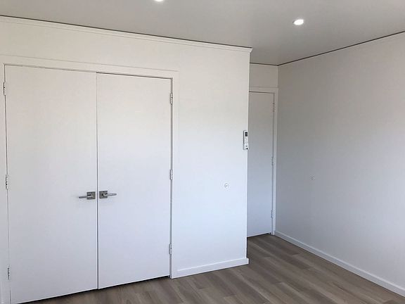 5th image of 3710 Gold St APT 4