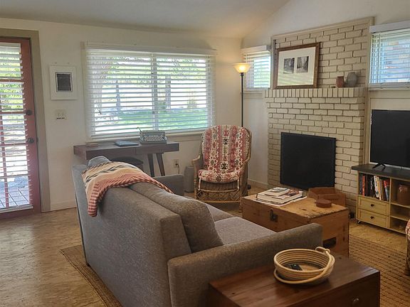 3rd image of 434 Wildwood Dr