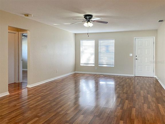 3rd image of 1035 SE 5th Ter