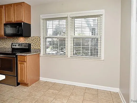 28057 Brentwood St — Photo 13