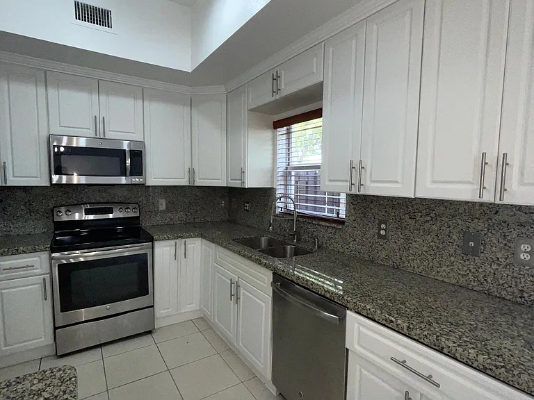22231 SW 88th Path — Photo 7