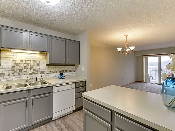 4th image of 2231 Penn Pl APT 321