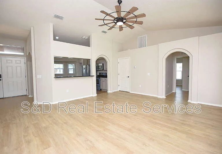 1606 Taylor Landing Dr — Photo 3
