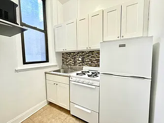 Rented by HOLTON REAL ESTATE INC.