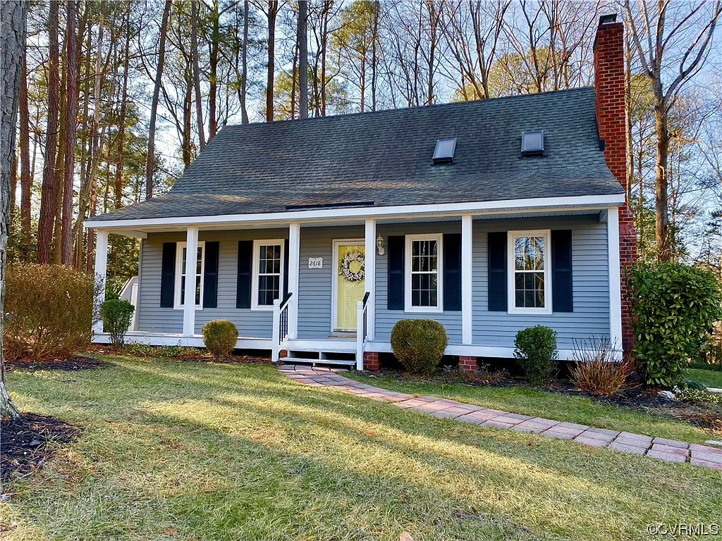 2618 Iverson Rd photo 1