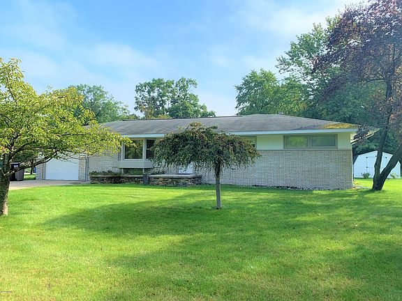 3rd image of 2284 Arbor Ave