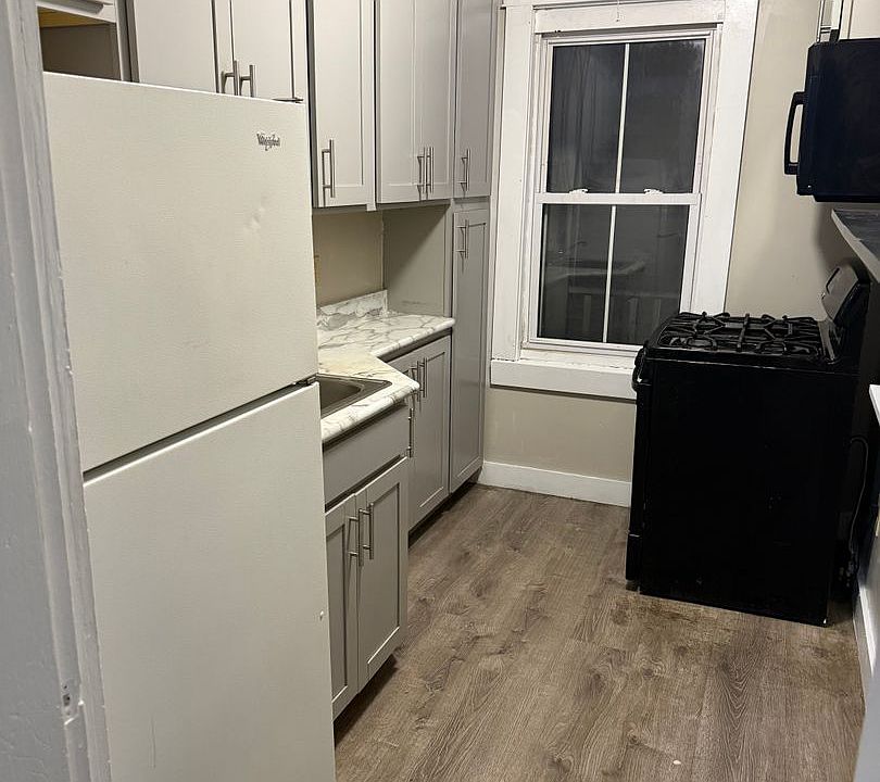 1st image of 274 Diamond Hill Rd APT 1R