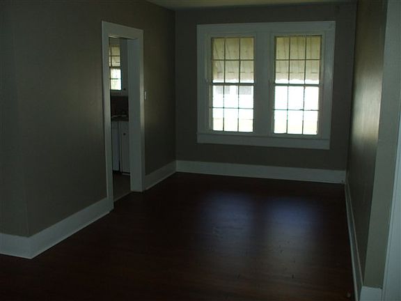 5th image of 922 Montgomery St