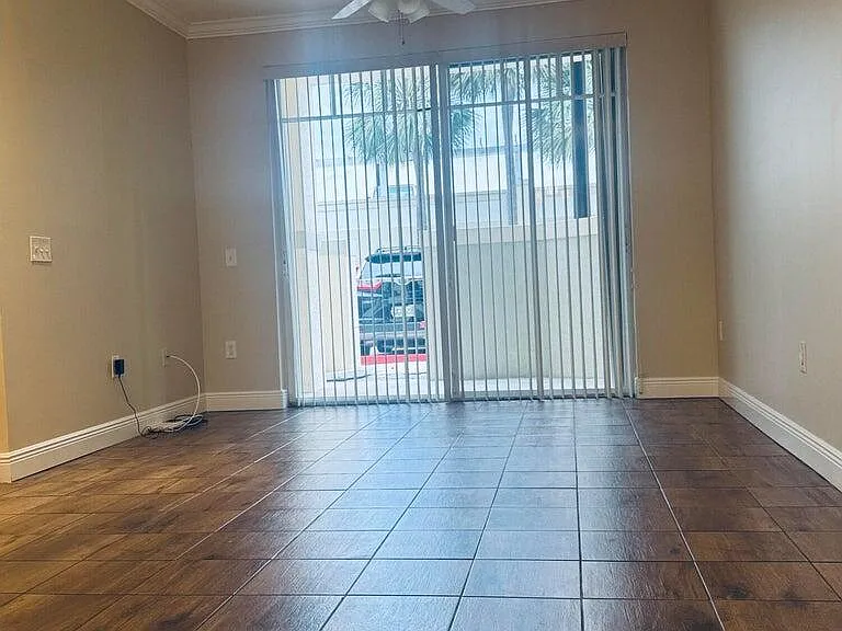 1139 Town Center Dr #11 — Photo 9