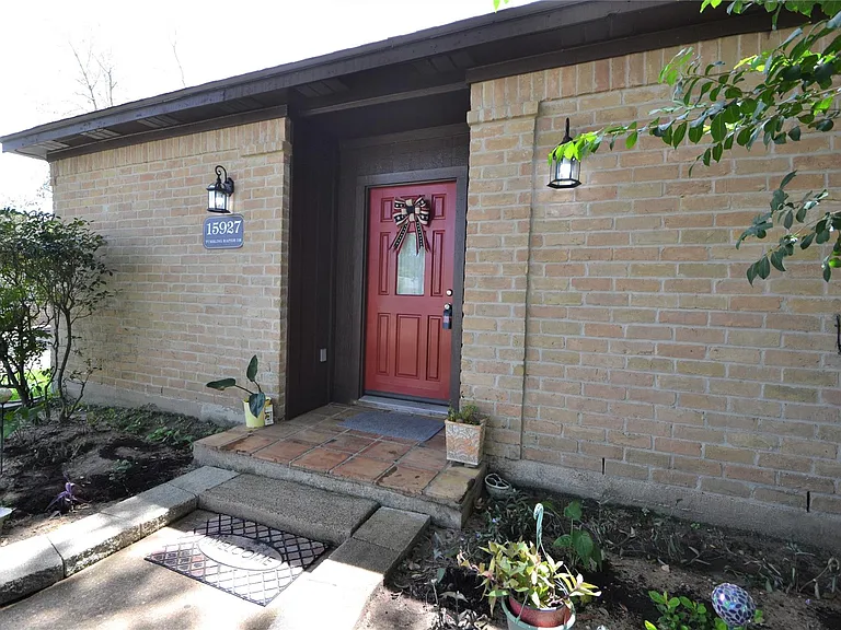 15927 Tumbling Rapids Dr — Photo 37