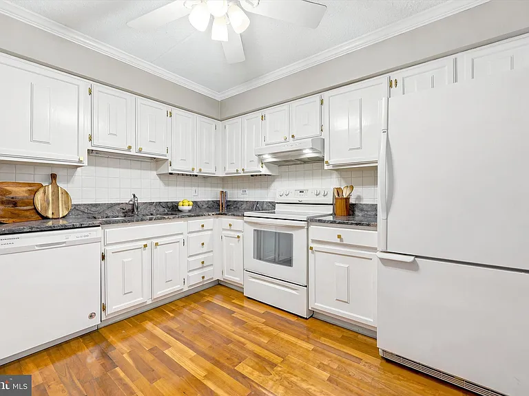 21328 Valley Forge Cir #1328 — Photo 2