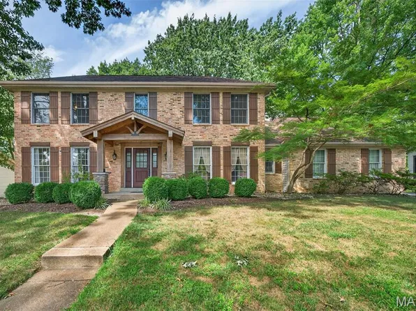 14121 Westernmill Dr, Chesterfield, MO 63017