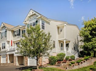 2 Dudley Ct #700, Green Brook, NJ 08812