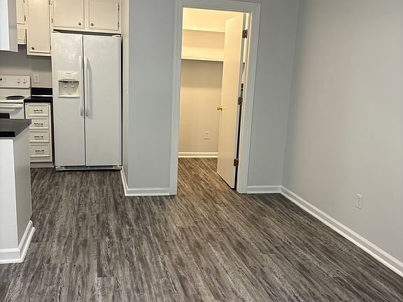 5th image of 105 Fletcher Pl