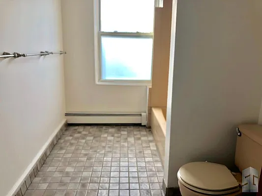 Rented by Skyline Group Real Estate | media 9