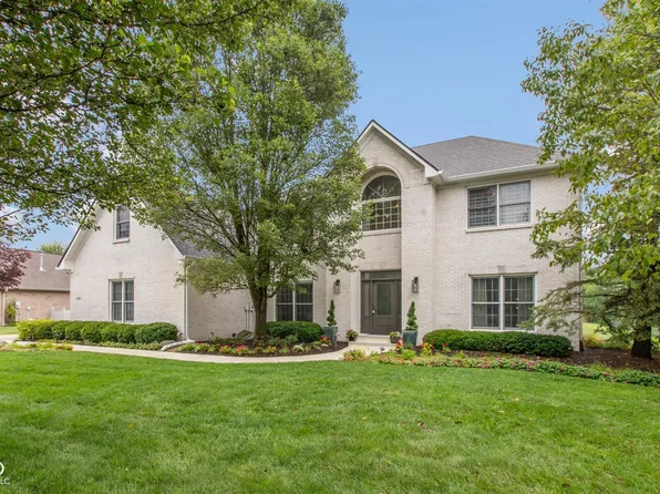 3747 S Village Dr, New Palestine, IN 46163