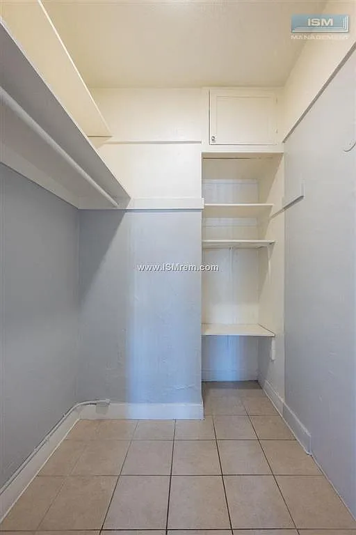 43rd Place Apartments — Photo 4