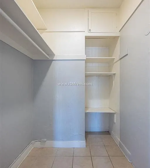 43rd Place Apartments — Photo 4
