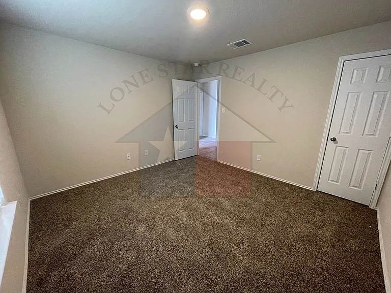 9601 Murandy Dr — Photo 11