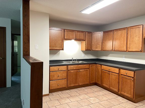 2nd image of 425 8th Ave NE APT 1