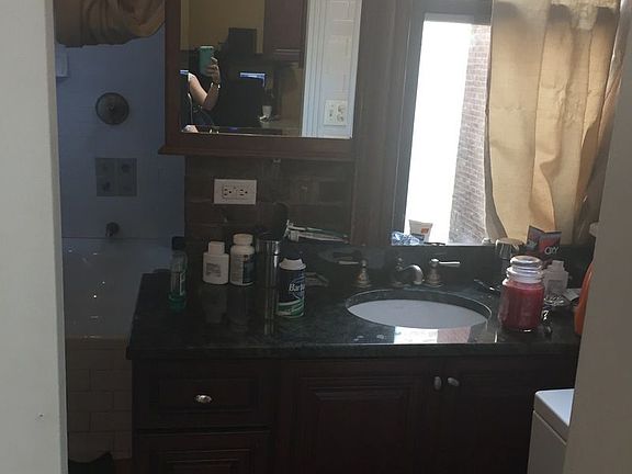 4th image of 103 Charles St APT 5FE