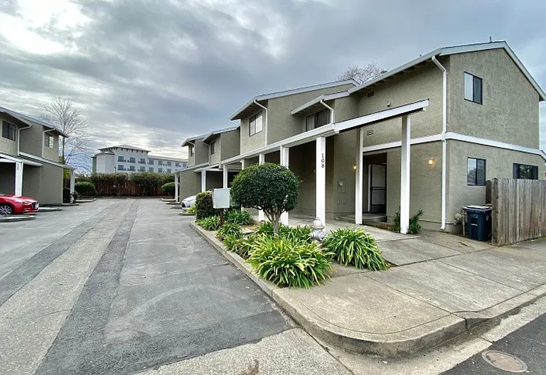 Adobe Creek Apartments — Photo 1