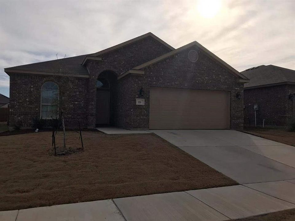 1st image of 329 Emerald Creek Dr
