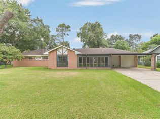 627 Fairfield Ave, Shoreacres, TX 77571