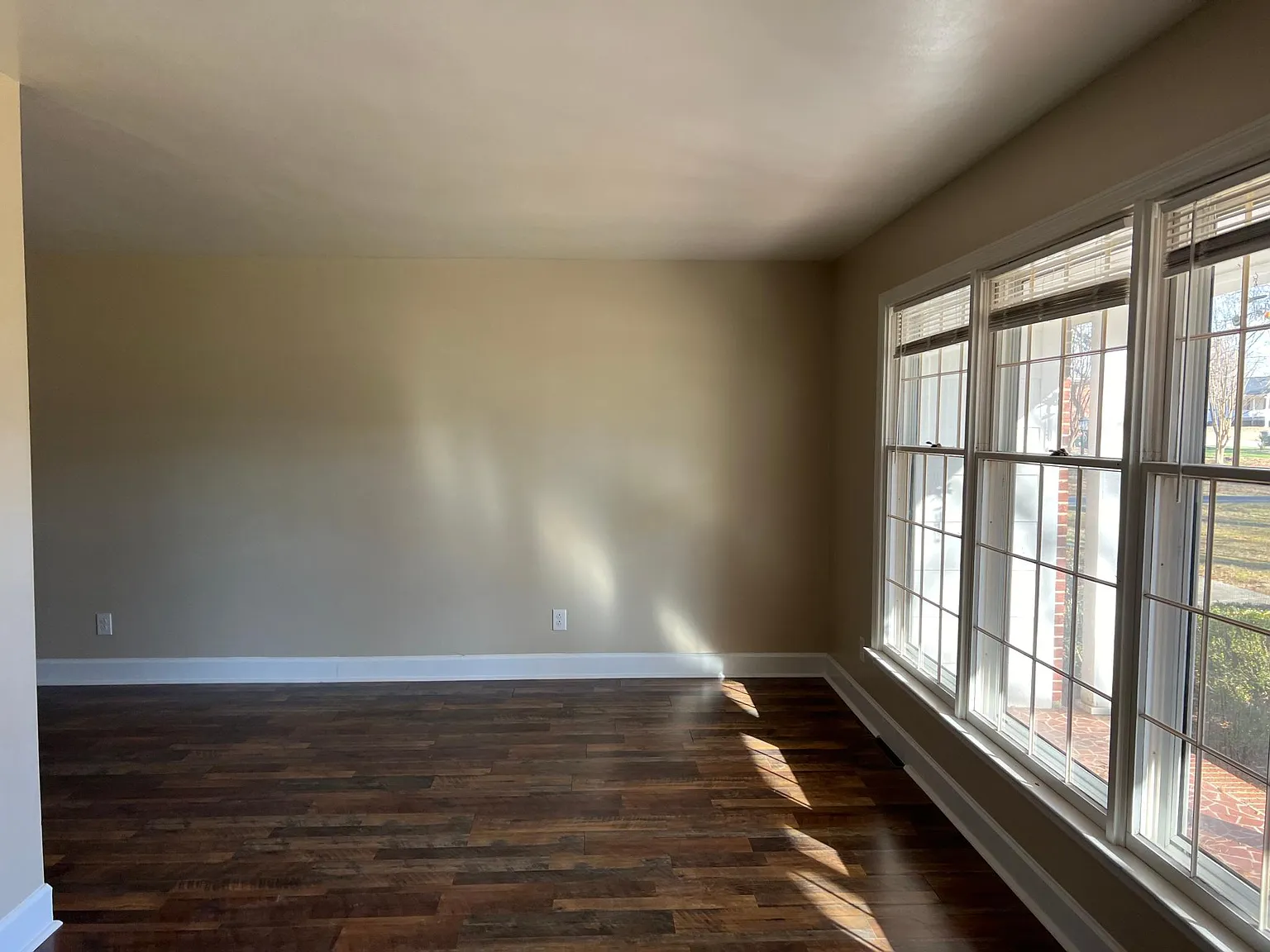3 bed, 1.5 bath, 1628 sqft, $1,700 — Photo 2