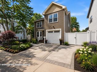 14 Crane St, Springfield, MA 01104