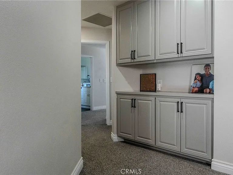 1042 Robinson Ct — Photo 30