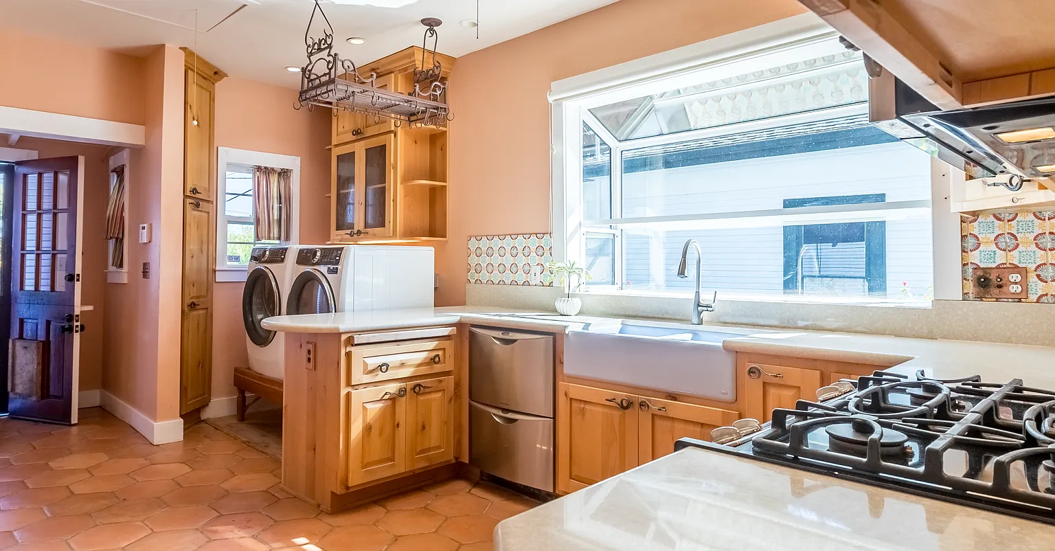 3 bed, 1240 sqft, $3,495 — Photo 4