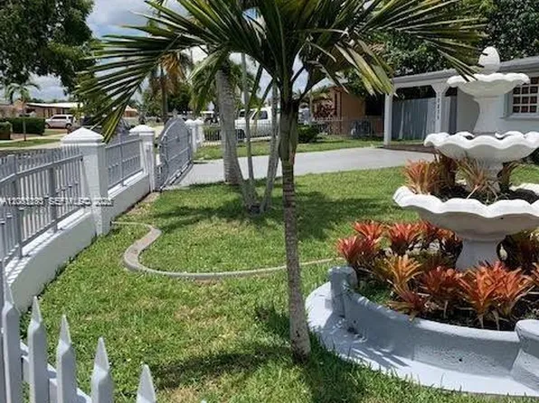 10835 SW 41st Ter, Miami, FL 33165