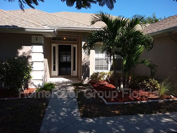 4th image of 2431 SE Gilbert Ave