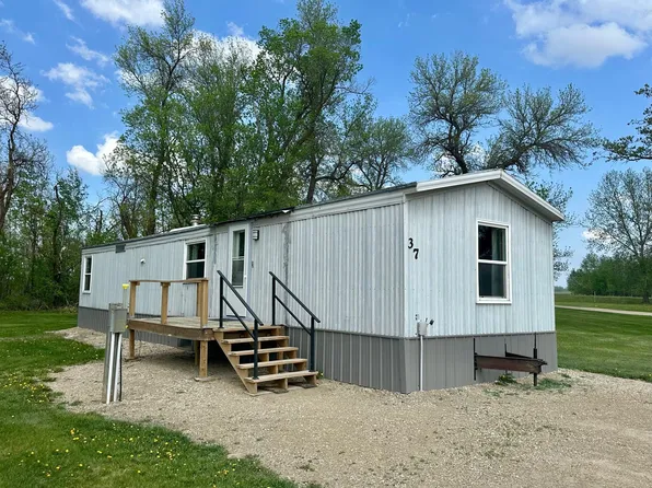 28714 County Road 112, Roseau, MN 56751