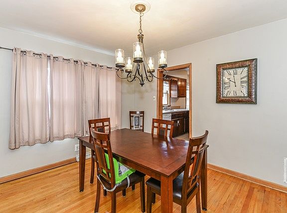 5th image of 9148 S Central Park Ave