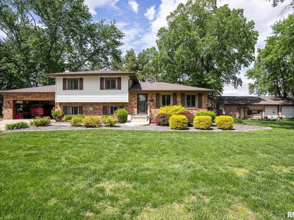 7075 Hermes Ln, New Berlin, IL 62670