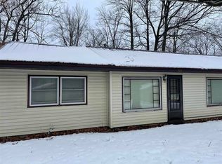 742 Lakeview Dr, Harrison, MI 48625