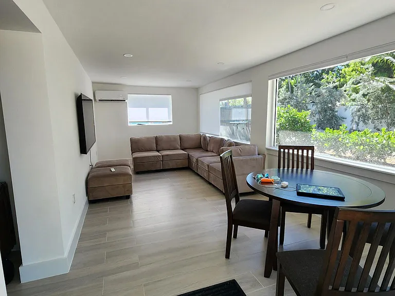 100 N Ocean Ln — Photo 10