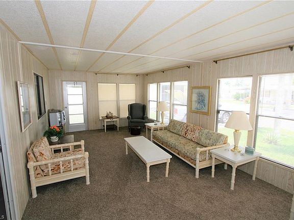 3rd image of 387 Santa Fe Trl