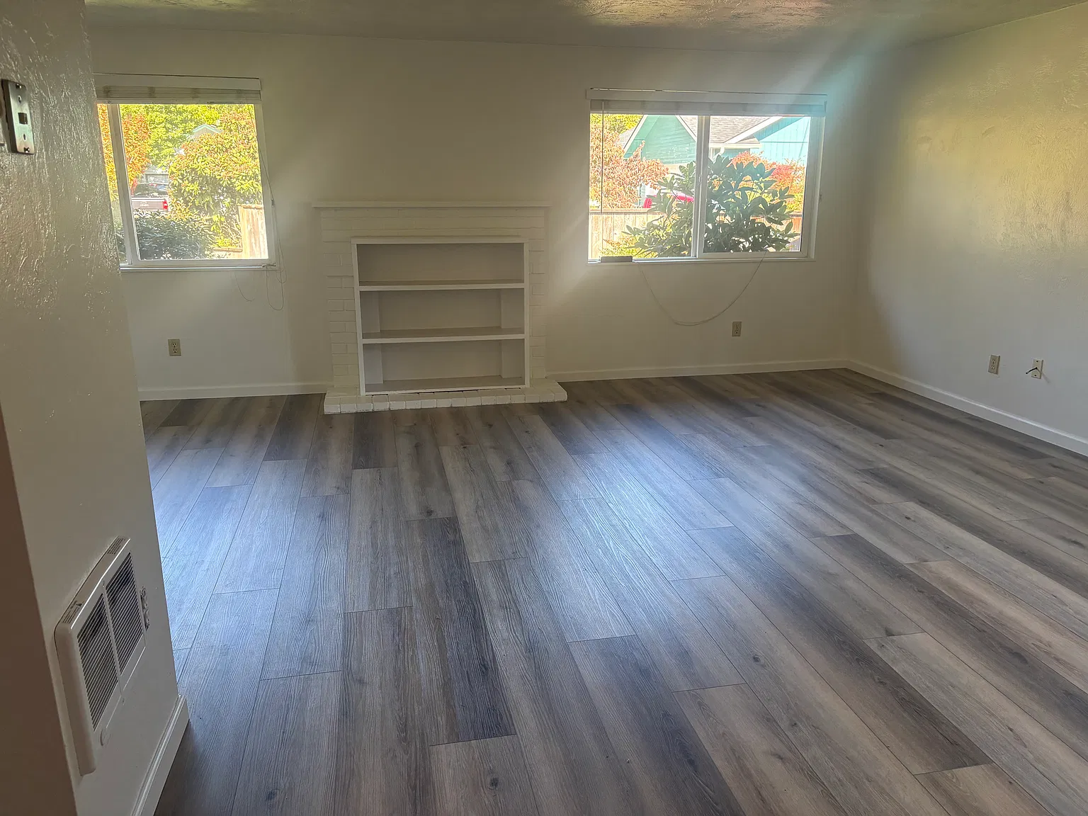2 bed, 950 sqft, $1,995 — Photo 2