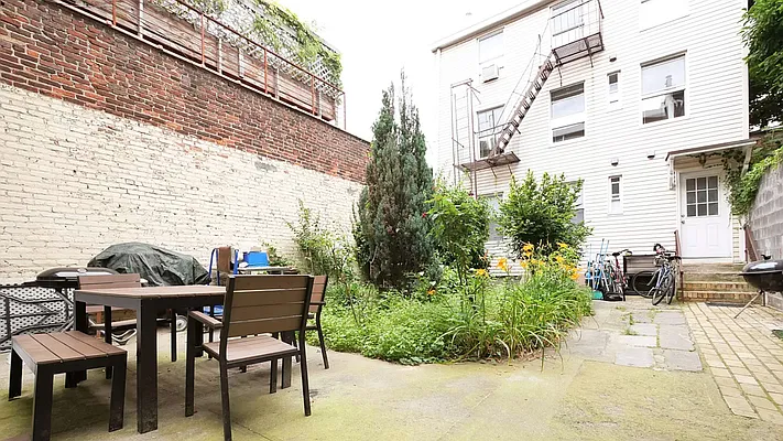 Rented by Brick&Mortar | media 9