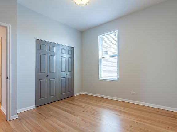 4th image of 1325 W Wrightwood Ave APT 3R