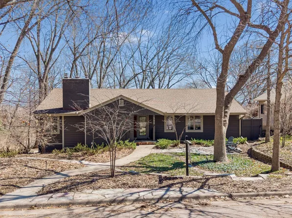 590 Montcalm Pl, Saint Paul, MN 55116