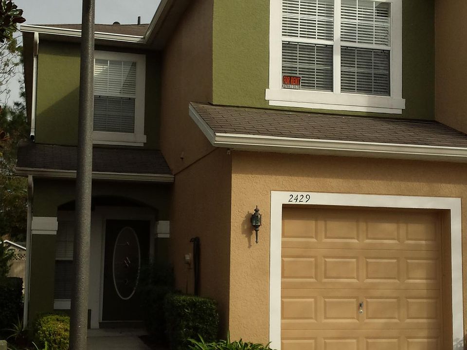 Entrance/Garage